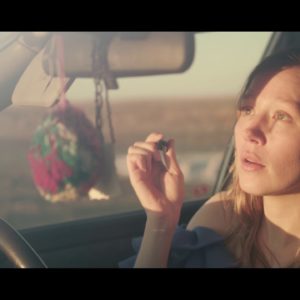 オーストラリアの女性シンガーソングライター Julia Jacklin ニューシングル Eastwick Cold Caller をリリース Indienative