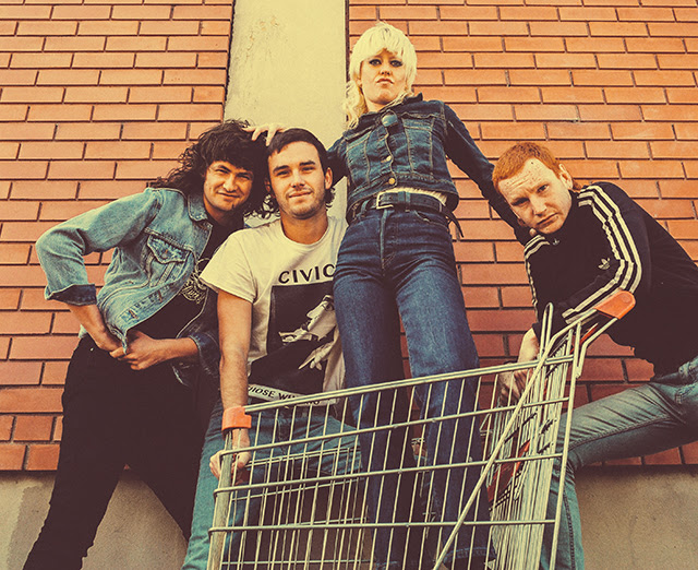 Amyl and the Sniffers