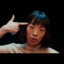Rina Sawayama が Dirty Hit 移籍後初のニューシングル「STFU!」のMV公開!
