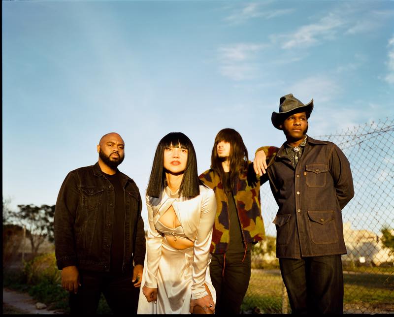 Khruangbin & Leon Bridges