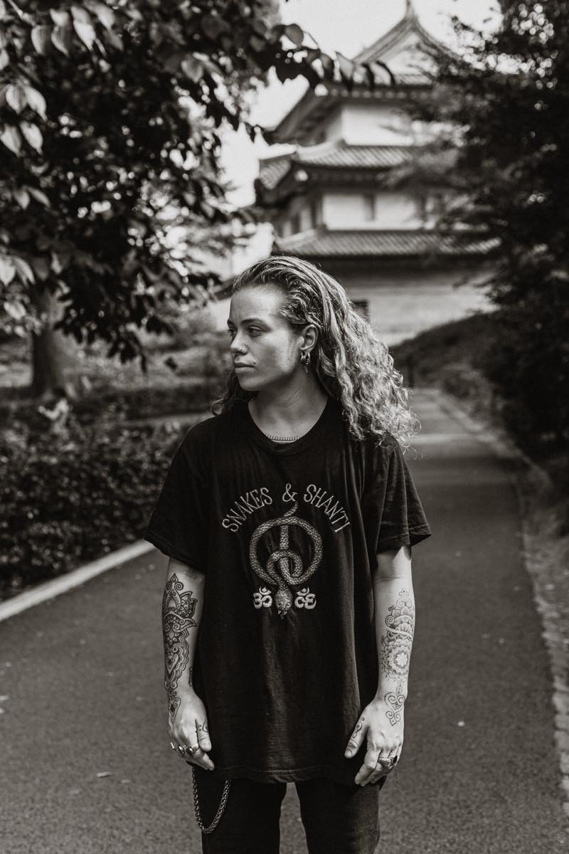 オーストラリアの才女 Tash Sultana タッシュ サルタナ 初の単独公演が5月に決定 Indienative