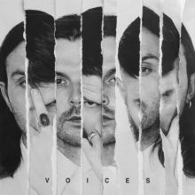 UKのシンセポップ・デュオ Hurts、今年リリース予定のニューアルバムから先行シングル「Voices」を公開!