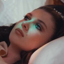 Baby Queen が今年3曲目となる新曲「Dover Beach」をリリース!