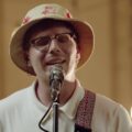 オーストラリアのインディーポップ・バンド VACATIONS が「Young」のライブ映像を公開!
