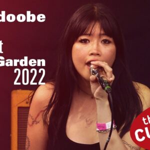 Beabadoobee、デビューアルバム『Fake It Flowers』をリリース