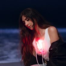 Weyes Blood、ニューアルバム『And In The Darkness, Hearts Aglow』をリリース！