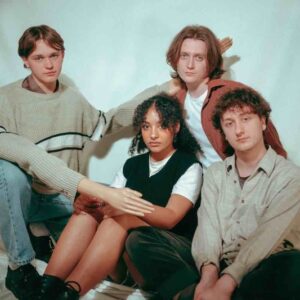 UKリーズのポストパンク・バンド English Teacher、デビューアルバム