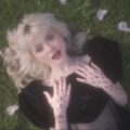 Maisie Peters、セカンドアルバム『The Good Witch』を 6/16 リリース！