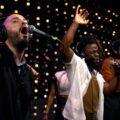 Young Fathers、米シアトルのラジオ局 KEXP に出演したスタジオライブ映像が公開！