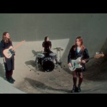 フランスのオルタナロック・バンド We Hate You Please Die、新曲「Adrenaline」をリリース！