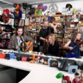 Beth Gibbons、NPR Music の人気企画 Tiny Desk Concert に出演したパフォーマンス映像が公開！