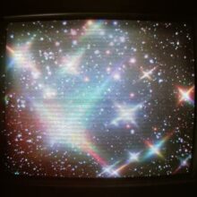 Miami Horror が Silk Ribbons & Queen Magic をフィーチャーした新曲「Still Glowin'」をリリース！