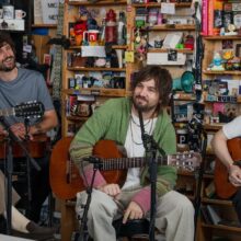Tame Impala、NPR Music の人気企画 Tiny Desk Concert に出演したライブ映像が公開！