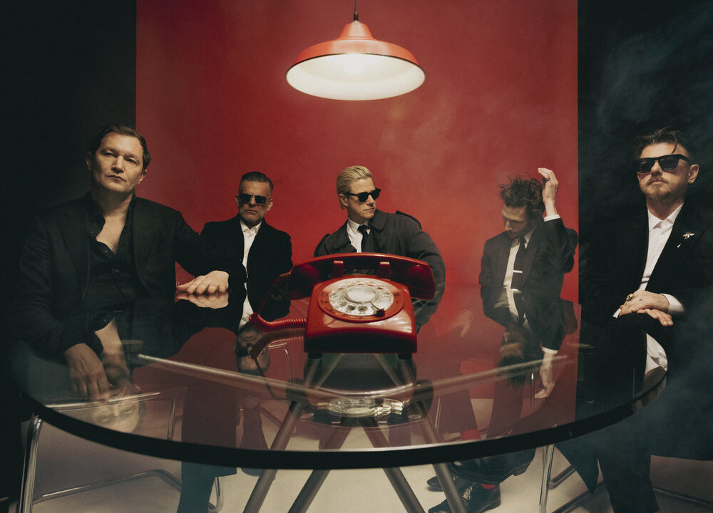 NYのロックバンド Interpol、ニューアルバム『This Mirror Weighs a Ton』を 8/28 リリース!