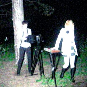 ベルリンのエレクトロ・デュオ The Nightclubs、新曲「Cla...